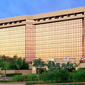 Doubletree By Hilton Airport & Convention Center 4*
