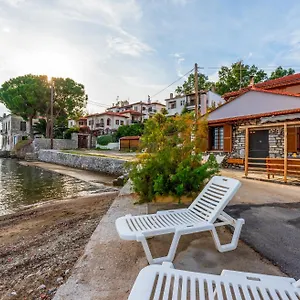 The Sea Front Fisherman's House Holiday home *