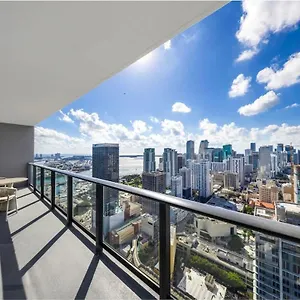 Luxe Retreat Modern 2-br With Water Views アパート *