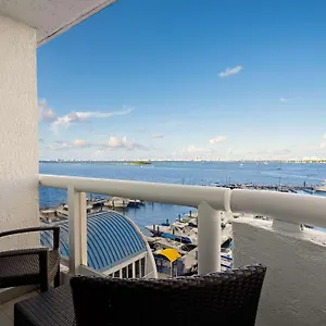 Doubletree By Hilton Grand Biscayne Bay Hotel Miami