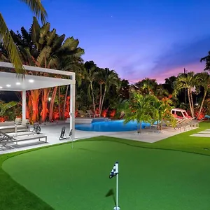 Holiday home Villalee-jungle Palm Island White Marble Pool Area *