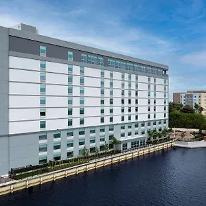 Tru By Hilton Airport South Blue Lagoon *