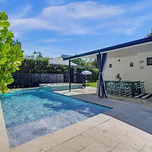 Villa Sinai 4 Bedroom Pool In 10 Mins To South Beach! *