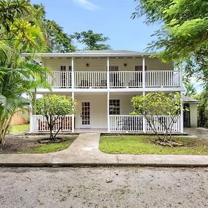 Casa Del Rio 4 Bed 2 Bath Next To River 1826 Semesterbostad Miami