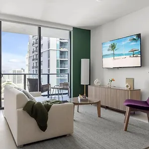 Kaseya Center For 3 People With Pool And Gym. Holiday home Miami