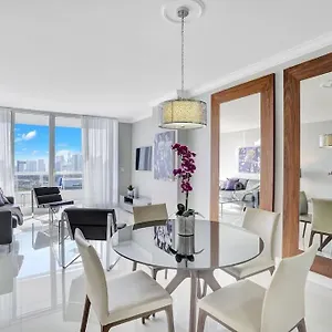 Apartment Sky High Penthouse! Water & Views Miami