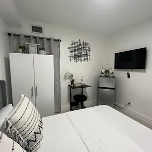 Homestay Guest W Free Parking At 7 Min To International Airport Miami