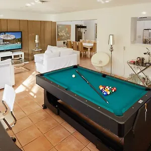 Feriehus Pool Oasis *