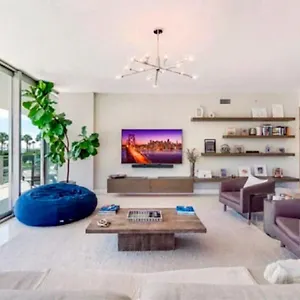 Elegant With Ocean Views In Key Biscayne *