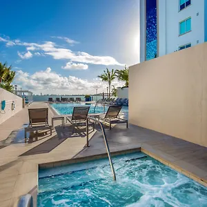 Mare Azur Design District Luxury 4*