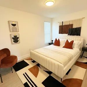 Elegance Meets Design: Modern District Apartment Miami